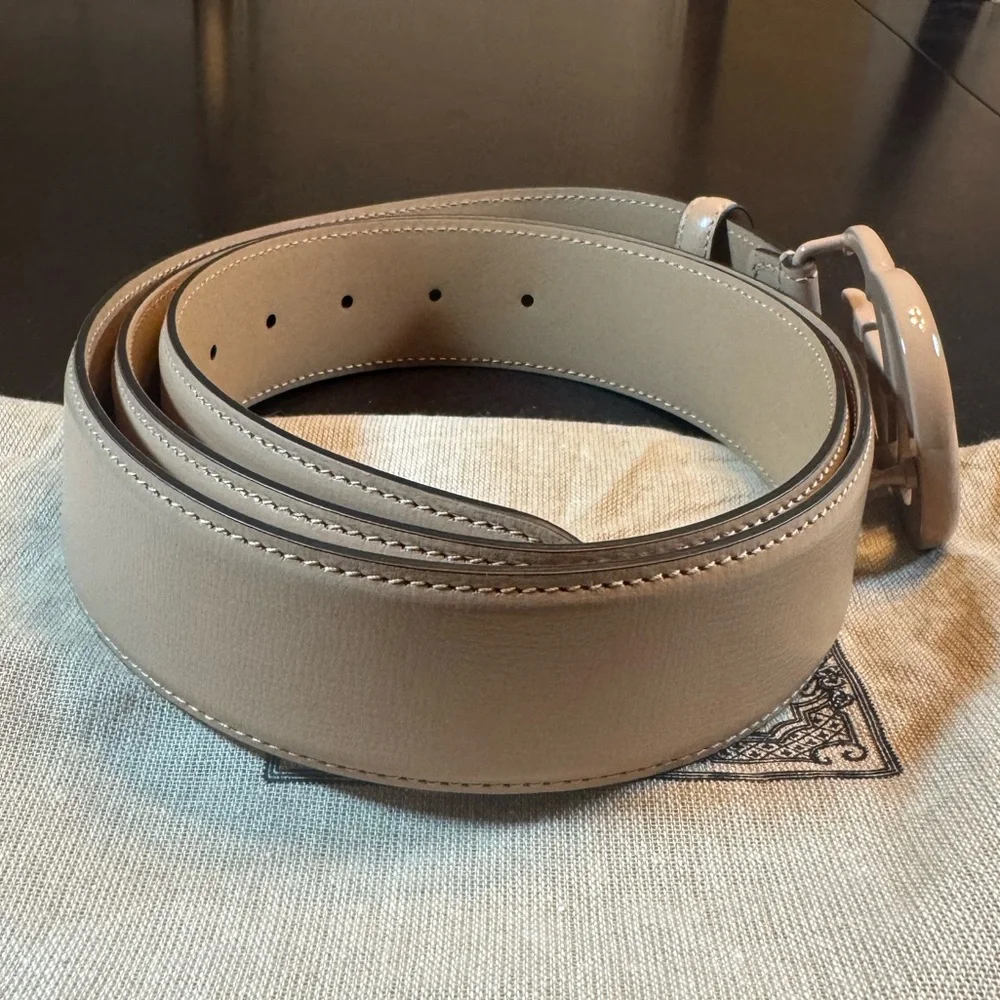 New Gucci GG Logo Pale Pink Buckle Leather Belt Size 48 / 120 cm / 44 - 48 Waist